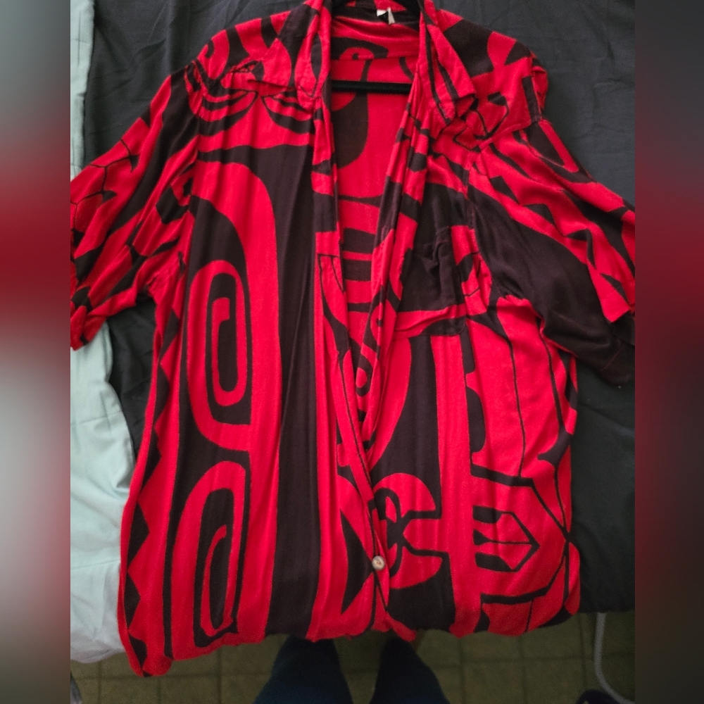Wahine Toa Red and Black Patterned Aloha Shirt